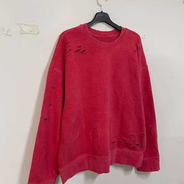 어텐션로우 피그먼트 데미지 맨투맨