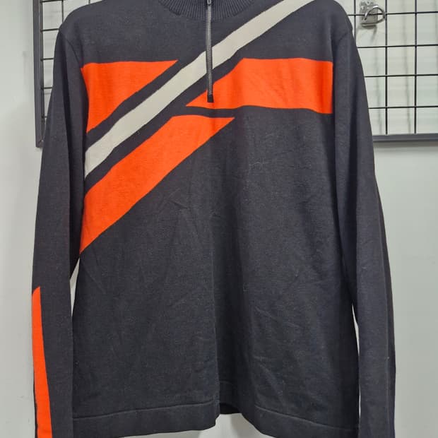 100-105XL 데상트 골프 라인블록 방풍 니트스웨터.