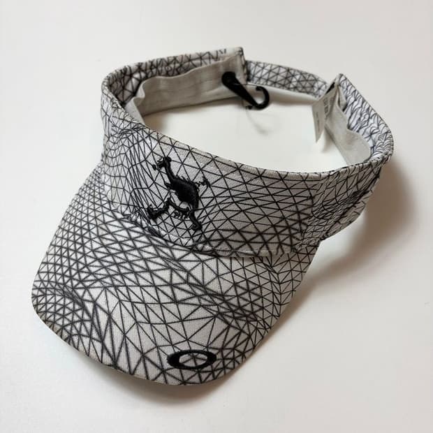 오클리 00s Y2K 하이브리드 썬 바이저 캡 Q1551