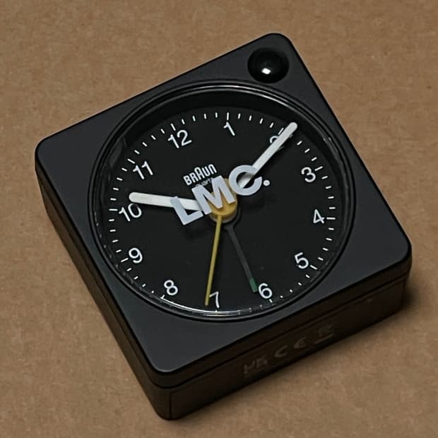 엘엠씨X브라운 탁상시계/LMC X BRAUN TABLE CLOCK