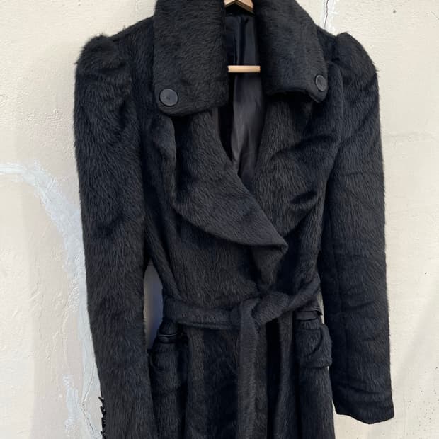 퍼프 숄더 롱코트