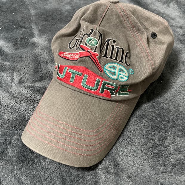 Gold Mine Future 볼캡