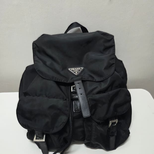 프라다 백팩 미디움