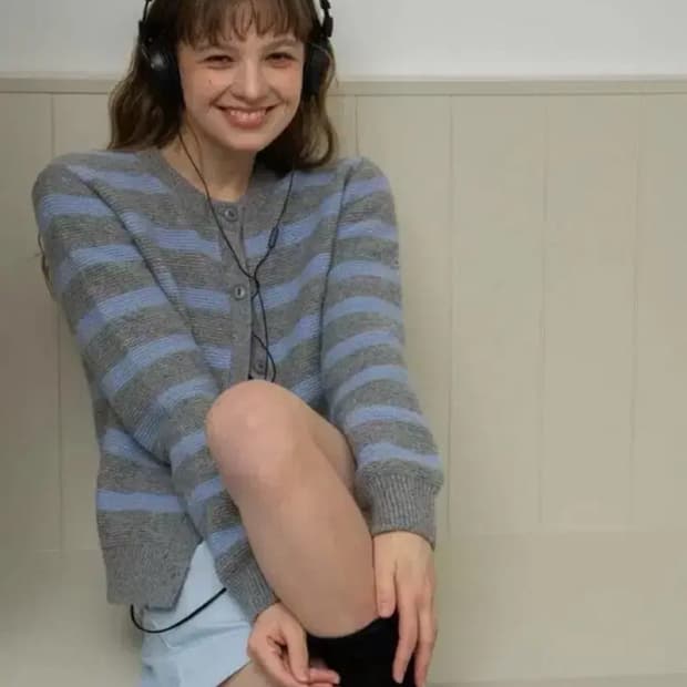 포에토  플로어니팅가디건