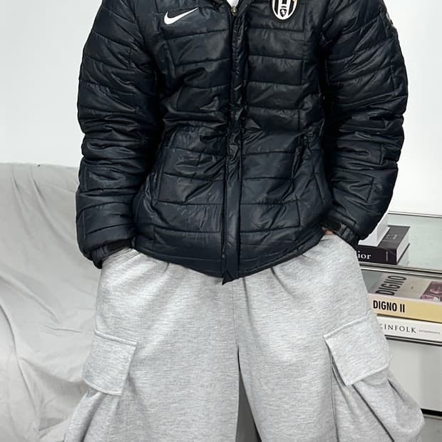 나이키 유벤투스 유광 경량패딩 M
