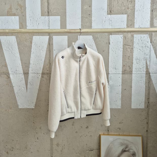 데상트 아이보리 뽀글이 플리스 자켓(S