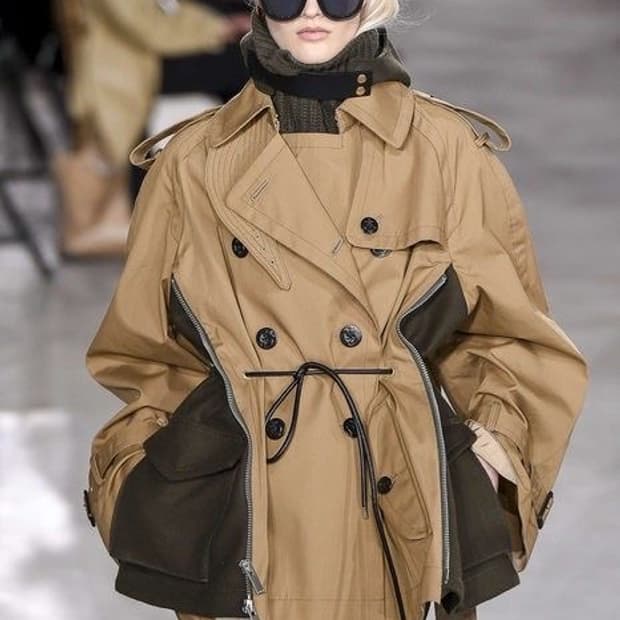 사카이 트렌치 코트 숏