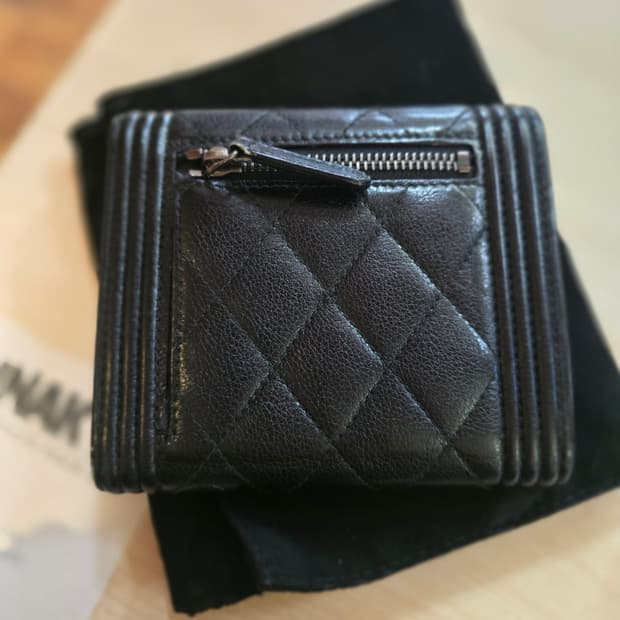 샤넬 반지갑 판매합니다.