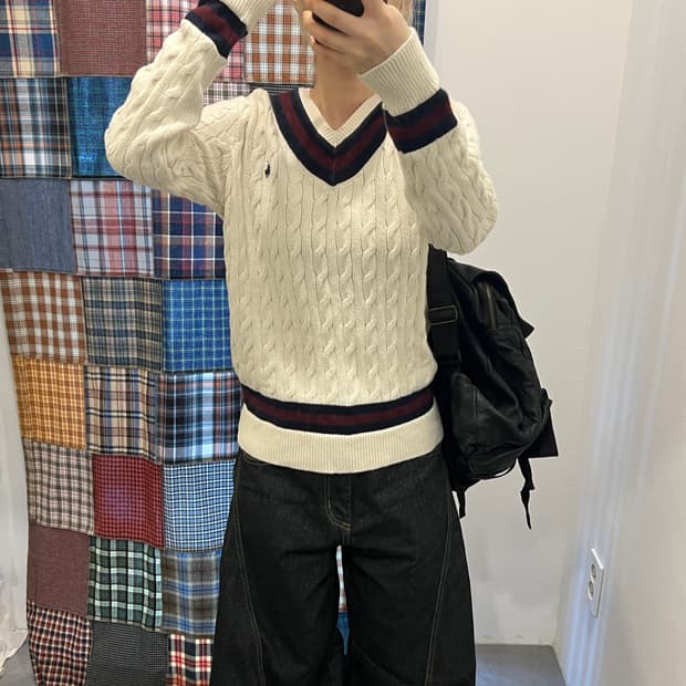 폴로 브이넥 꽈배기 니트