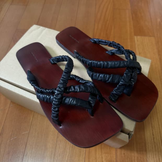 헨더스킴 tors sho 샌들