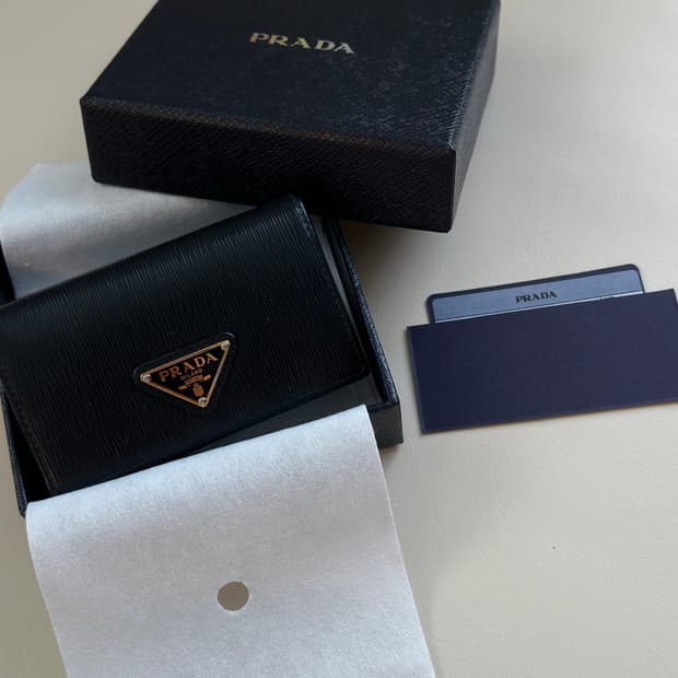 프라다 비텔로 무브 반지갑