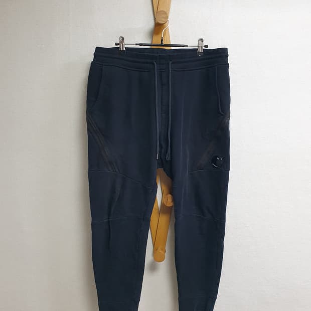 [m/32/정품] cp컴퍼니 렌즈와펜 카고조거팬츠