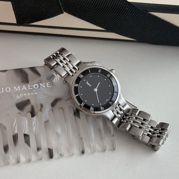 입생로랑 라운드 풀메탈 시계