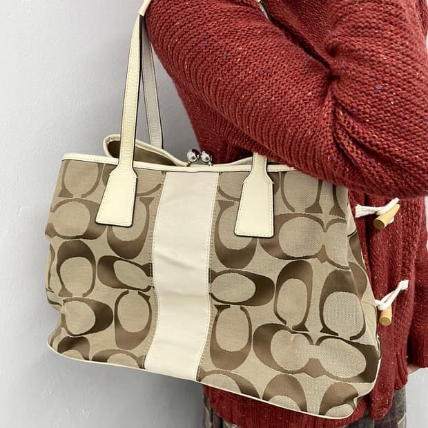 코치 자카드 시그니처 숄더백 