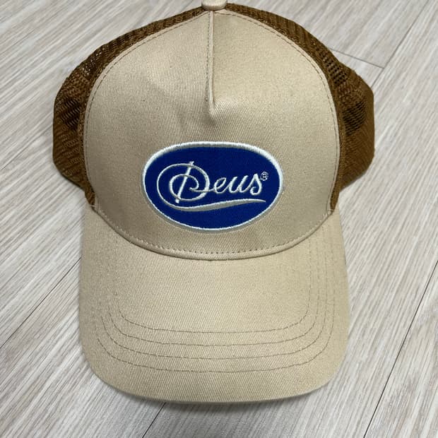 데우스 트러커캡