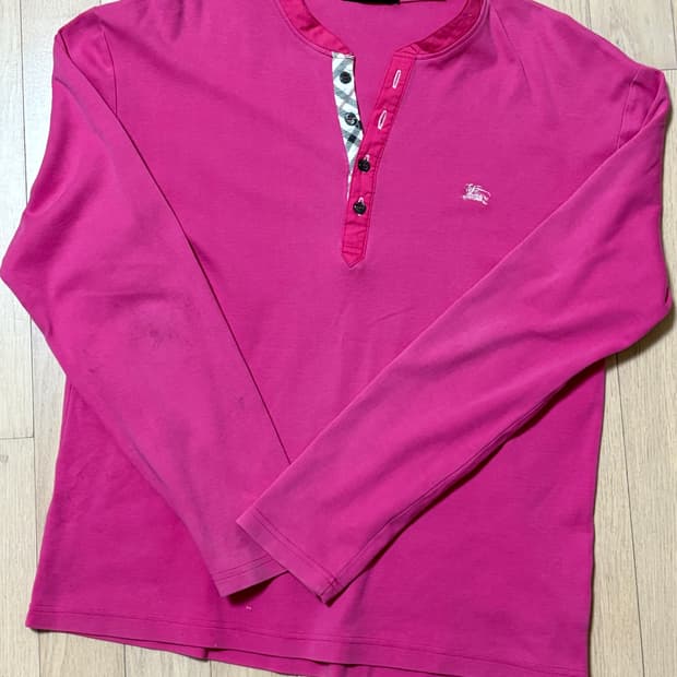 빈티지) 버버리 블랙라벨 핫핑크 단추 티셔츠