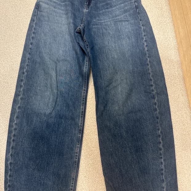 보관만해둔 유니클로 배기커브진 25(63.5) 중청 팝니다