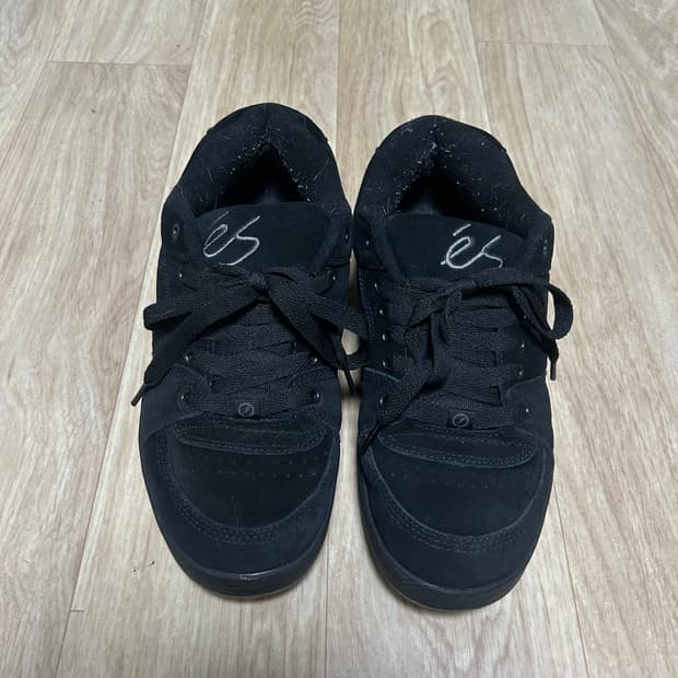 이에스 악셀 스케이트 보드화