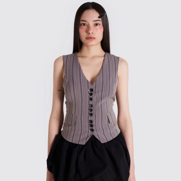 시오 브이넥 버튼 스트라이프 베스트 베이지