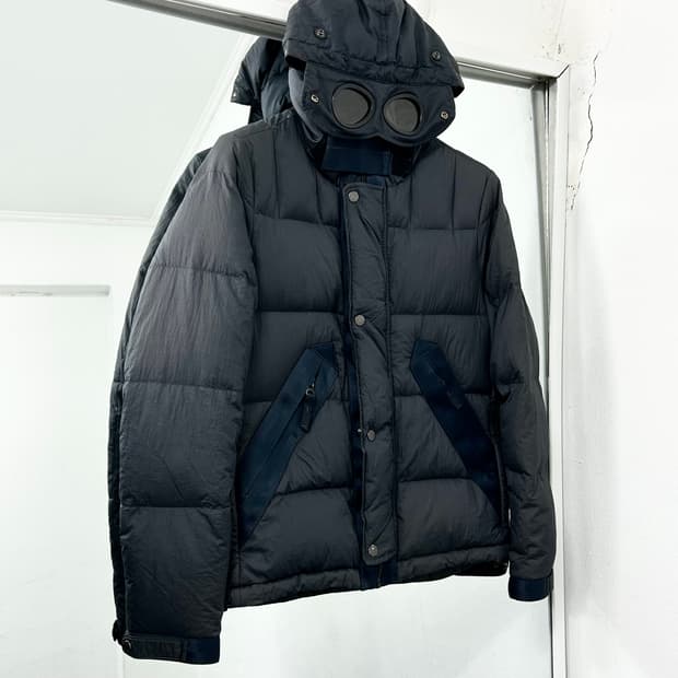 CP 컴퍼니 밀리밀레아 구스다운 고글 패딩