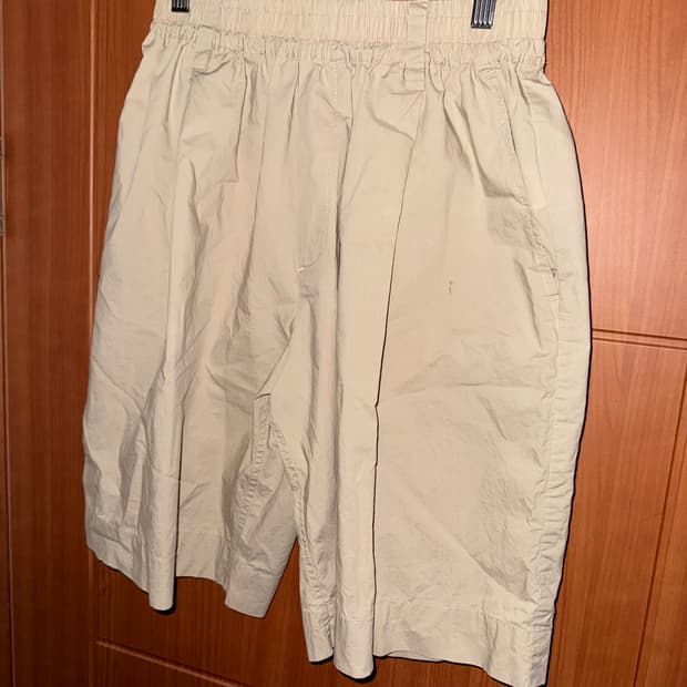 버뮤다 원턱 하프 팬츠