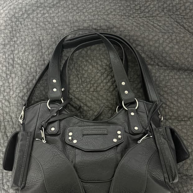 이우가마카라스 스터드 레더 숄더백
