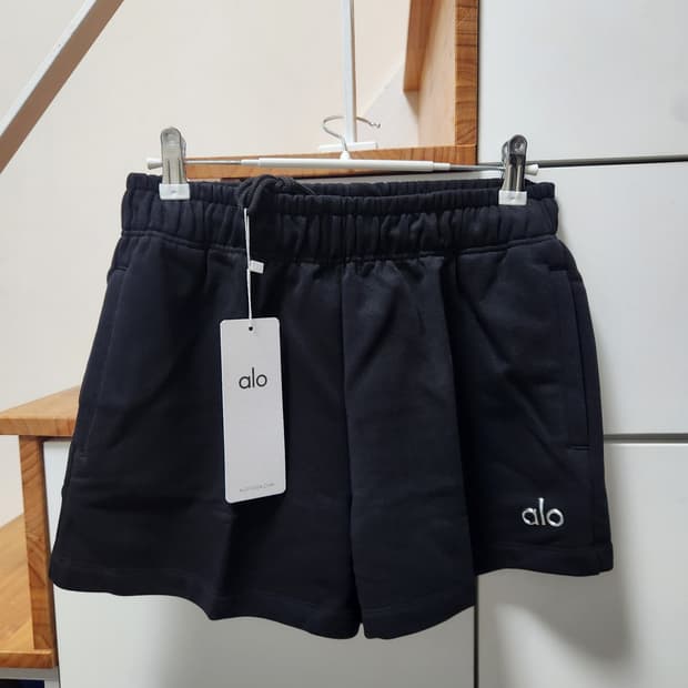 [미착용&새제] ALO 알로요가 웜업 아콜레이드 러닝 쇼츠 반바지 S