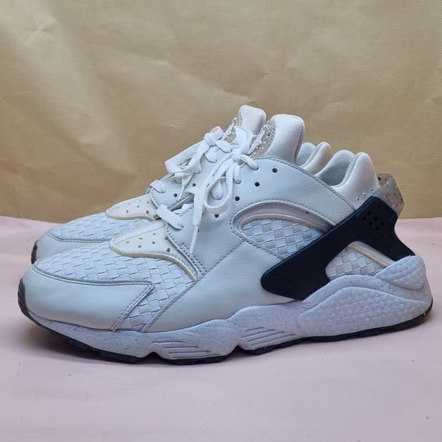 나이키 에어 허라취 크레이터 프리미엄 운동화 300