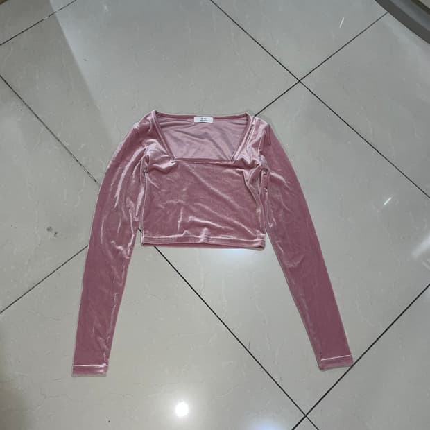 바비 벨벳 크롭 스퀘어 티