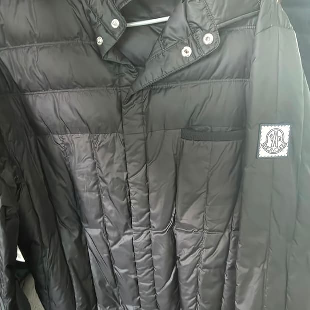 몽클레어 감마블루 경량패딩