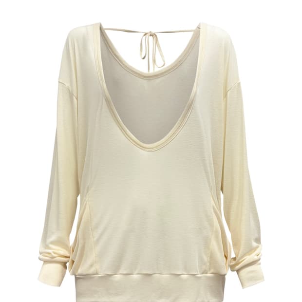 구함) 체메씨 LOOSE DEEP-NECK LONG SLEEVE 크림색