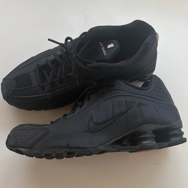 나이키 샥스 블랙 275