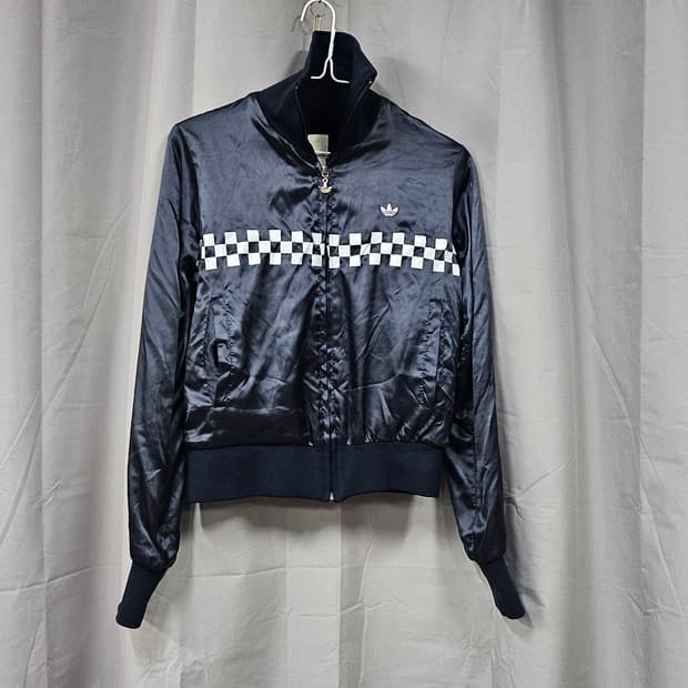 아디다스 트랙탑 
