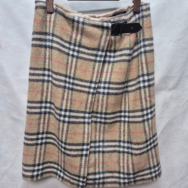 버버리 노바체크 울스커트