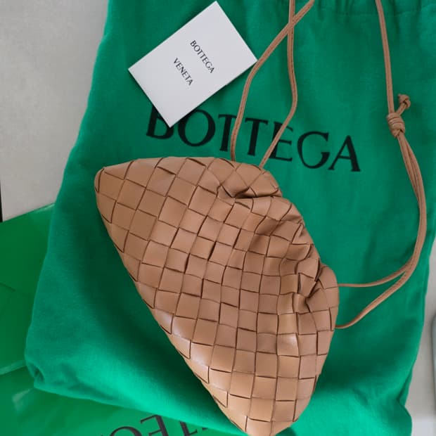 정품 보테가베네타 만두백 카멜