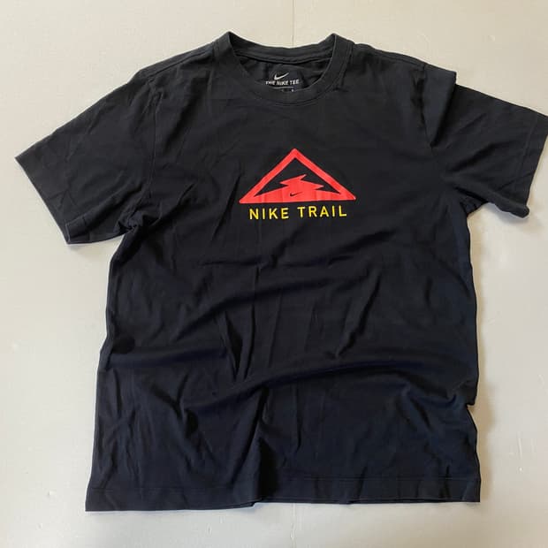 Nike trail tee (L)