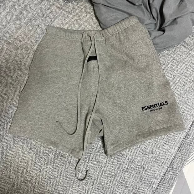 에센셜 피오갓 반바지