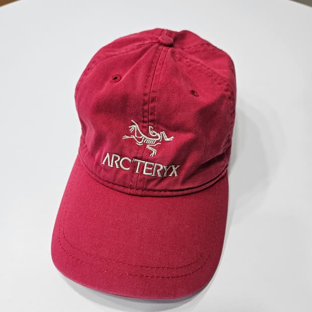 올드아크테릭스 엠브로이더리 볼캡 워싱레드