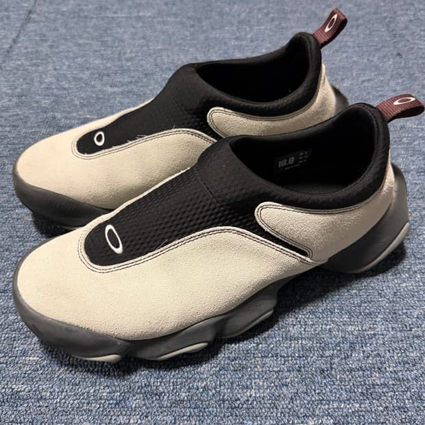 오클리 팩토리팀 브레인데드 플래시 화이트 버치