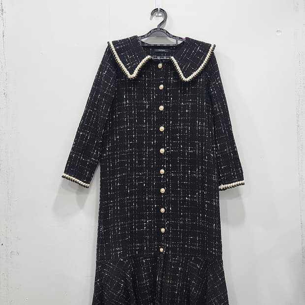 INVEST 트위드 진주 카라 플레어 원피스 F 블랙
