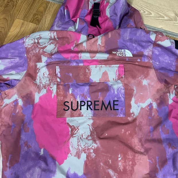 슈프림 노스페이스 20ss 카고자켓 판매