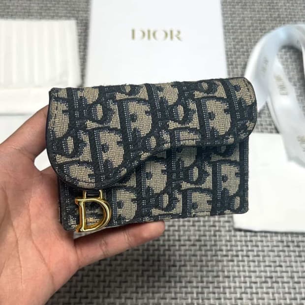 디올 새들 카드지갑