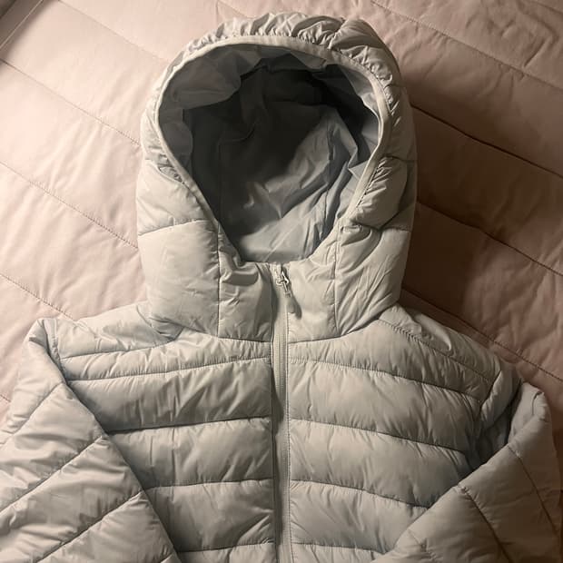 스파오 씬라이트 후드 재킷 경량패딩 페일블루