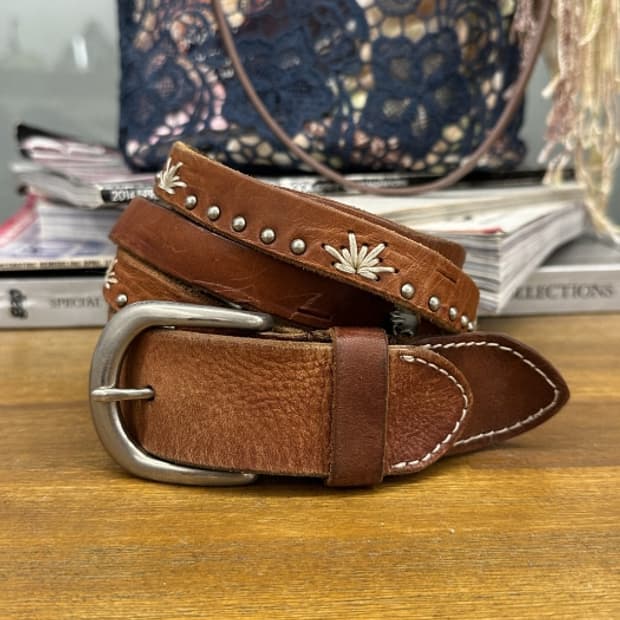 LEATHER STUD BELT