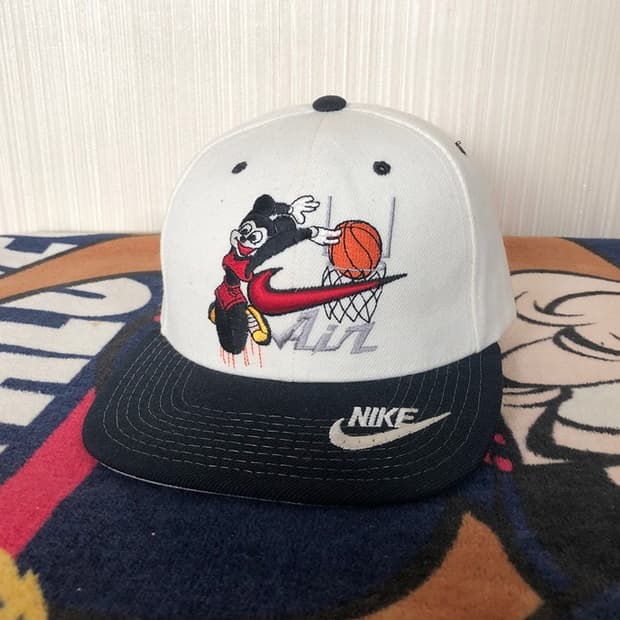 나이키X디즈니 미키마우스 올드스쿨 90's 빈티지모자/스냅백