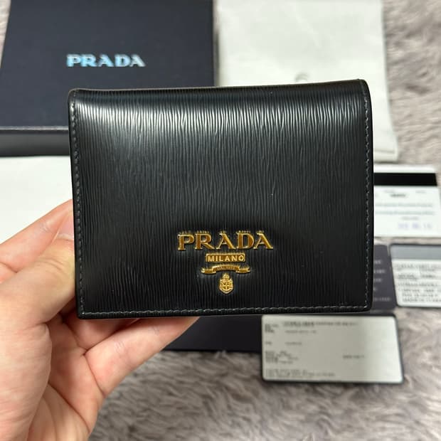 [풀구성] 프라다 사피아노 반지갑 블랙