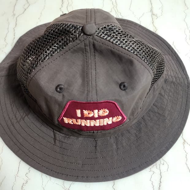 알렉스조노 웨어에버 익스클루시브 버킷햇  i dig running