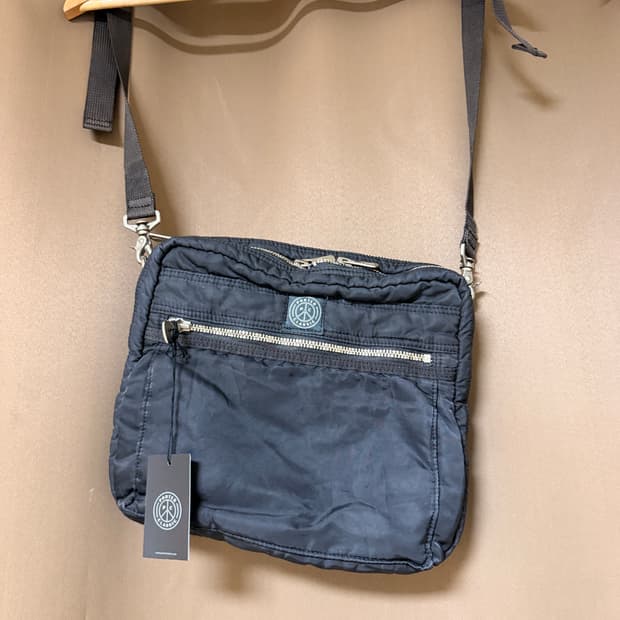 포터클래식 크로스백 최신상 블랙