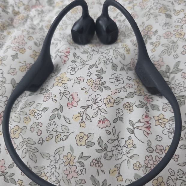 샥즈 오픈런 프로2 미니 블랙 
최근 인기있는 골전도 이어폰 