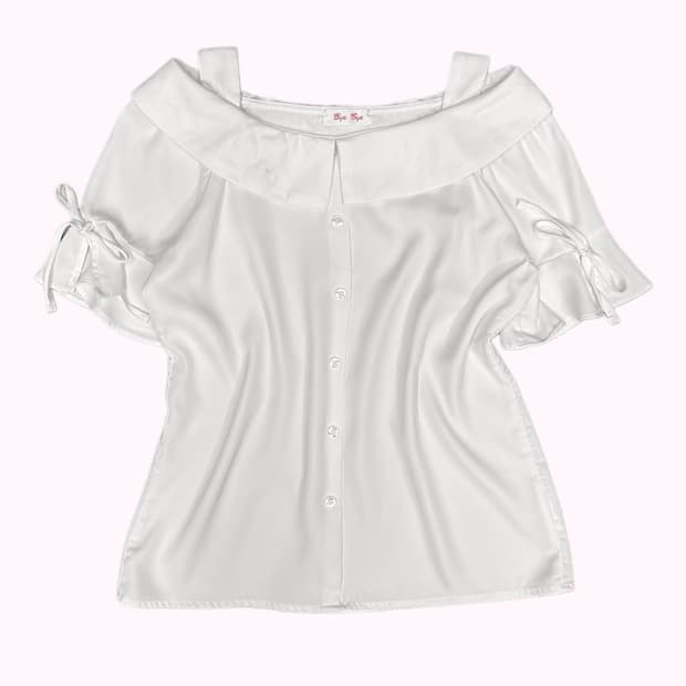 BYEBYE white off-shoulder ribbon blouse
